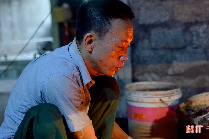 Làng rèn ở Hà Tĩnh “rực lửa” trong những ngày nắng nóng