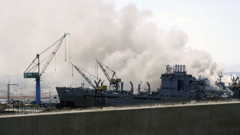 Hiện trường vụ cháy nổ trên tàu chiến Mỹ khiến ít nhất 21 người bị thương