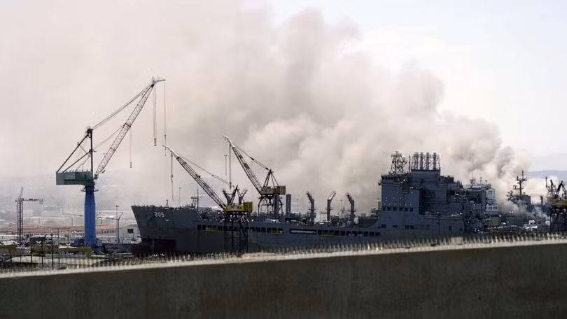 Hiện trường vụ cháy nổ trên tàu chiến Mỹ khiến ít nhất 21 người bị thương