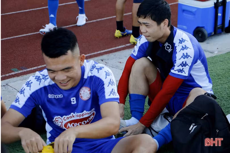 Tiến Dũng, Công Phượng hào hứng trên sân Hà Tĩnh