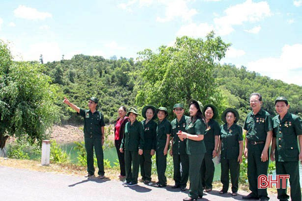 TNXP Hà Tĩnh: "Đào núi và lấp biển, quyết chí ắt làm nên” ảnh 1 TNXP Hà Tĩnh: Đào núi và lấp biển, quyết chí ắt làm nên”