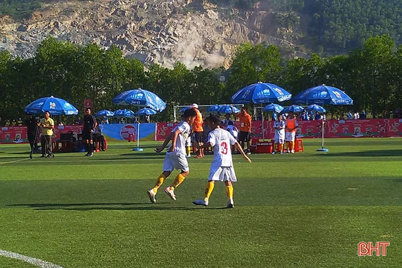 U11 Hà Tĩnh “đại thắng” trận đầu vòng loại Giải Bóng đá Nhi đồng toàn quốc