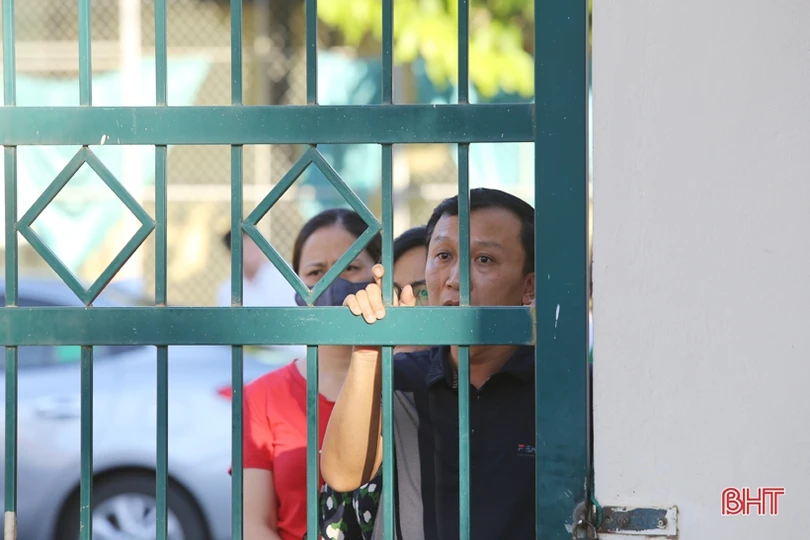 864 thí sinh so tài, giành 355 “tấm vé” vào THPT Chuyên Hà Tĩnh