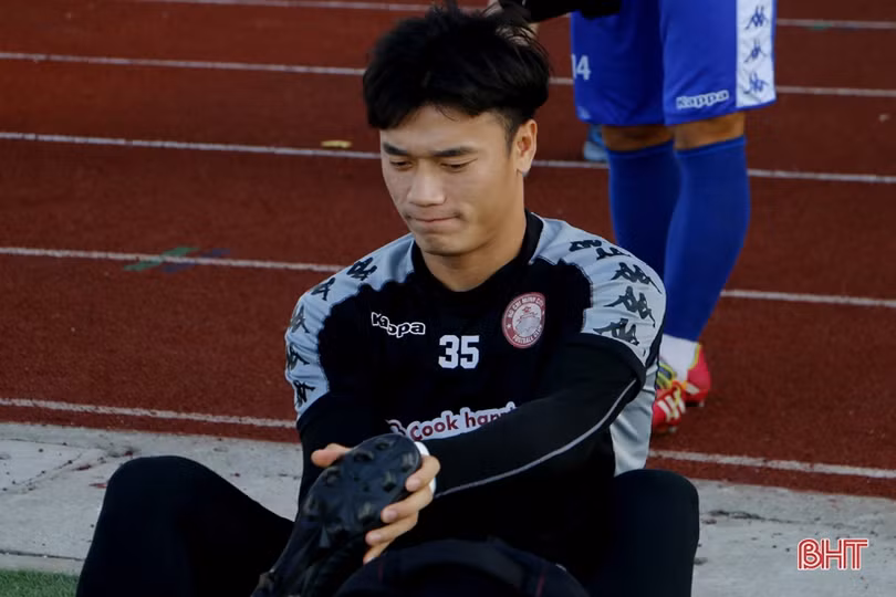 Tiến Dũng, Công Phượng hào hứng trên sân Hà Tĩnh