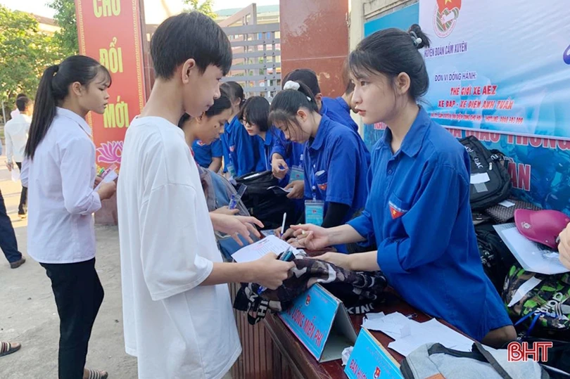 Sáng nay, gần 16.500 thí sinh Hà Tĩnh bước vào kỳ thi tuyển sinh lớp 10 THPT