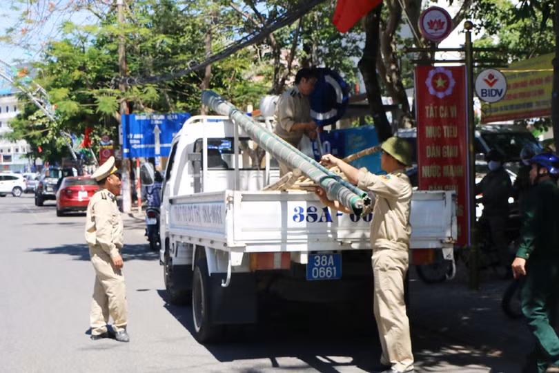 Thành phố Hà Tĩnh ra quân lập lại trật tự đô thị