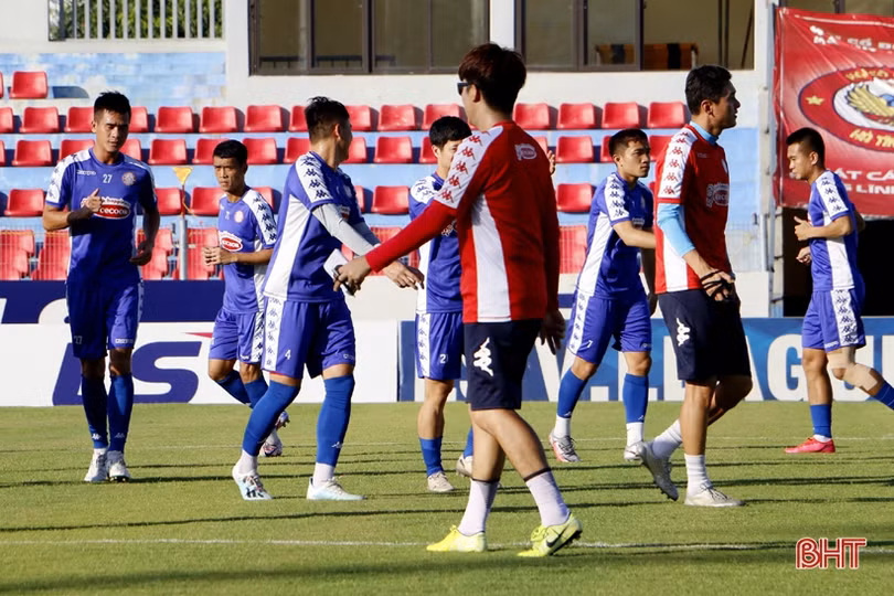 Tiến Dũng, Công Phượng hào hứng trên sân Hà Tĩnh