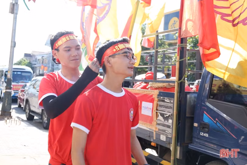 Sân vận động Hà Tĩnh “nóng” trước giờ khai cuộc gặp CLB TP. Hồ Chí Minh