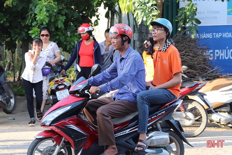 Sáng nay, gần 16.500 thí sinh Hà Tĩnh bước vào kỳ thi tuyển sinh lớp 10 THPT