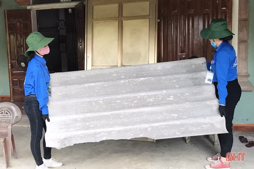 Sinh viên Hà Nội dành ngày nghỉ hè làm nông thôn mới tại nơi nóng nhất Hà Tĩnh