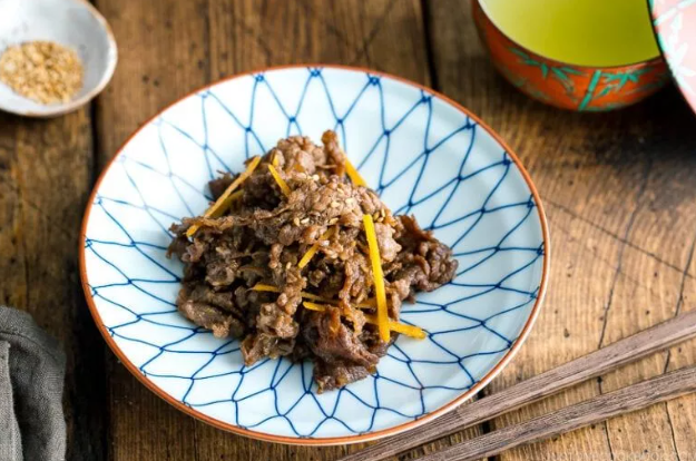 Cuối tuần xắn tay làm thịt bò kho gừng kiểu Nhật ngọt thơm, đậm đà