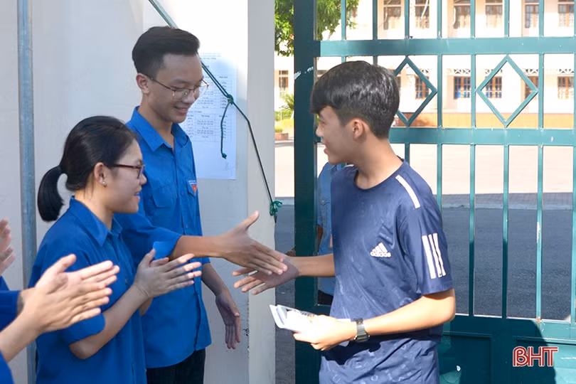 864 thí sinh hoàn thành kỳ thi vào lớp 10 THPT Chuyên Hà Tĩnh