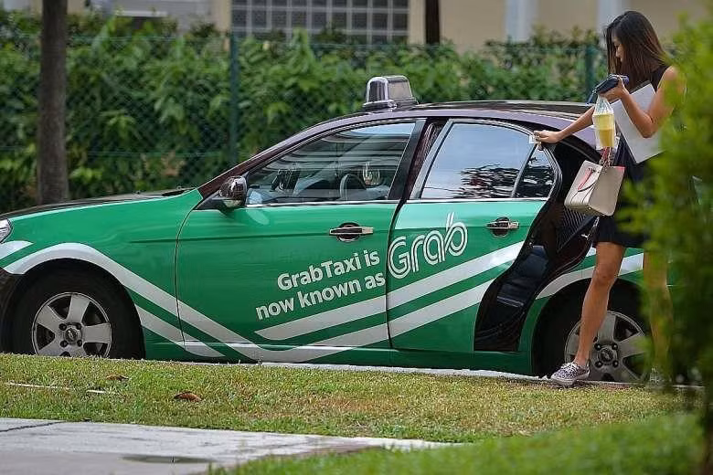 Xe đổi sang biển vàng có được giữ lại số?