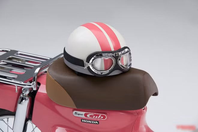 Honda Super Cub bản hồng mộng mơ, cuốn hút giới trẻ