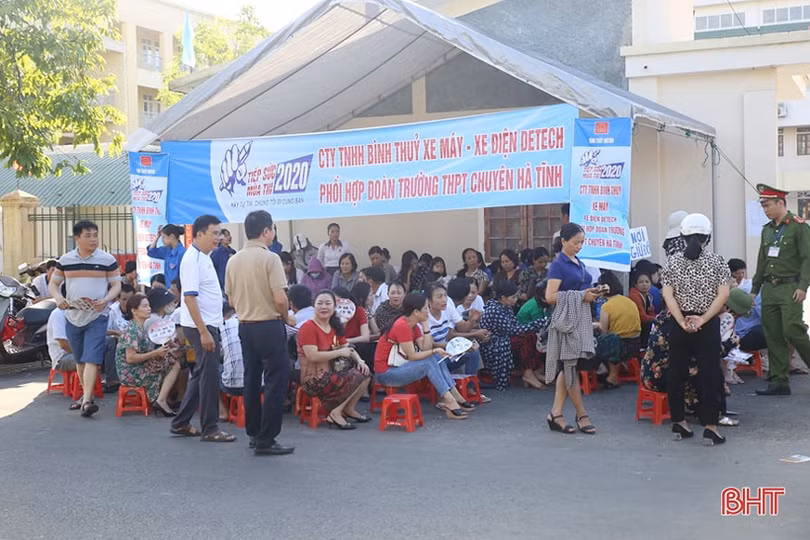 864 thí sinh hoàn thành kỳ thi vào lớp 10 THPT Chuyên Hà Tĩnh