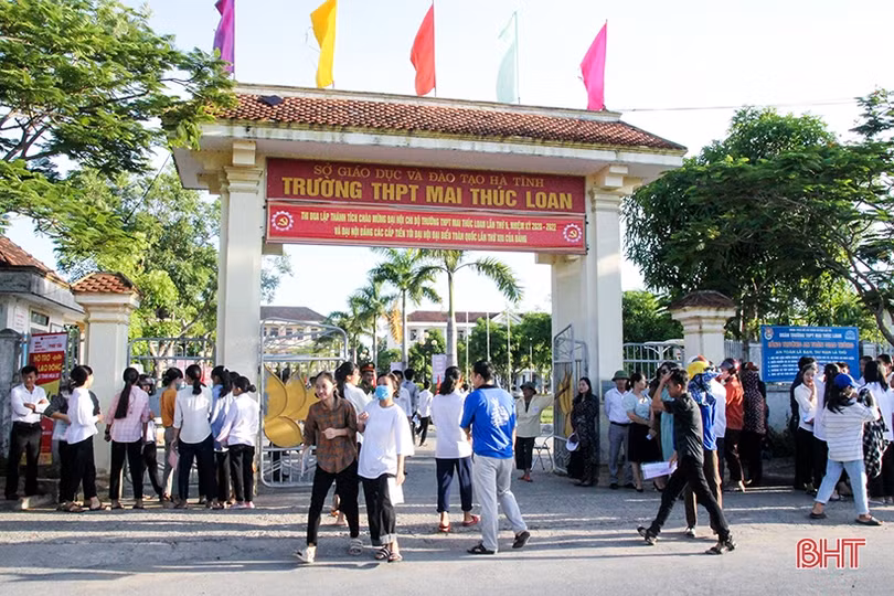 Sáng nay, gần 16.500 thí sinh Hà Tĩnh bước vào kỳ thi tuyển sinh lớp 10 THPT