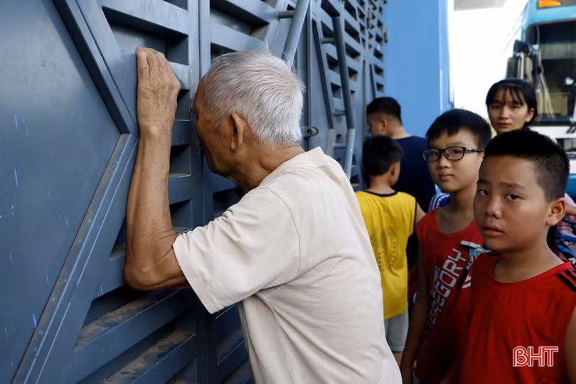 Tiến Dũng, Công Phượng hào hứng trên sân Hà Tĩnh