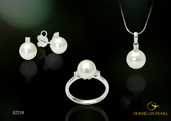 10 phong cach trang suc ngoc trai cuon hut cho phai dep