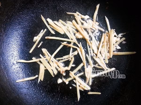 ca ro phi sot xi dau ngon com ngay gio ve