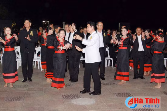 dai hoc ha tinh giao luu voi doan cong tac cap cao quoc hoi thai lan