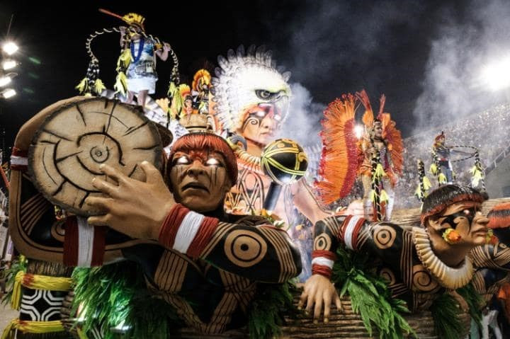 photo tan huong bua tiec duong pho soi dong nhat nam my