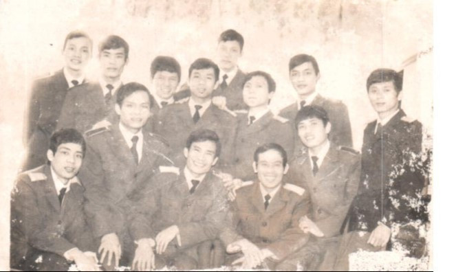 Những thành viên của khung tàu đầu tiên. Bức ảnh được chụp vào mùa hè năm 1984 tại Trung tâm huấn luyện tàu ngầm của Hạm đội Baltic tại thành phố Riga của Latvia (Liên Xô). Ảnh tư liệu. 40 nam giac mo tau ngam viet nam