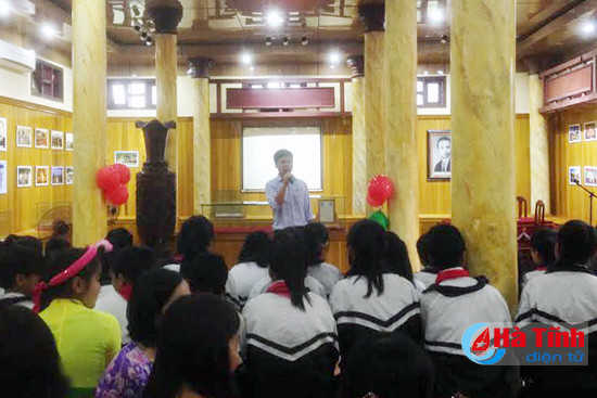 hon 2 000 luot khach tham khu di tich tong bi thu ha huy tap