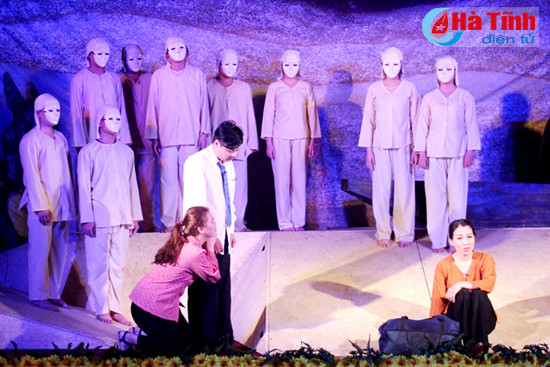 nha hat kich noi quan doi dien kich phuc vu cbcs ba con nhan dan