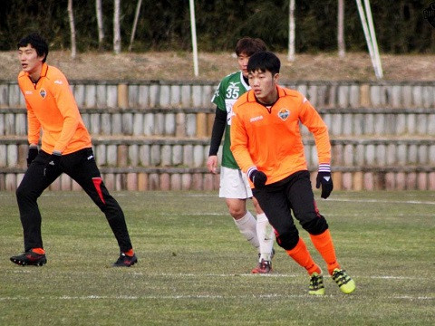 xuan truong chan thuong hlv gangwon fc nhu lang