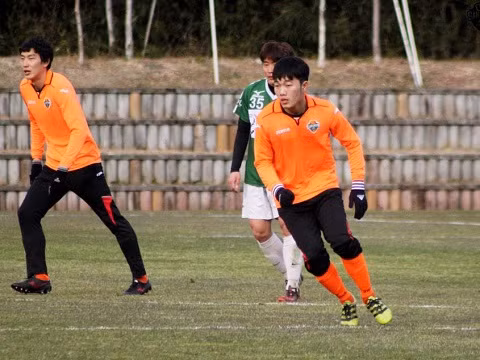 xuan truong chan thuong hlv gangwon fc nhu lang