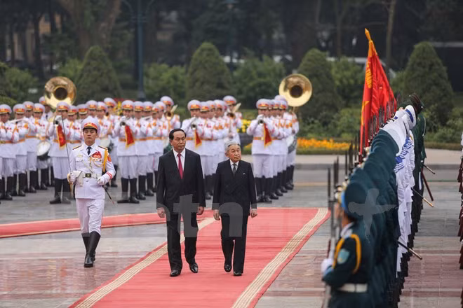toan canh le don nha vua va hoang hau nhat ban tai phu chu tich