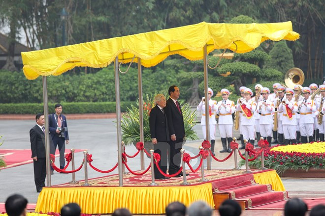 toan canh le don nha vua va hoang hau nhat ban tai phu chu tich