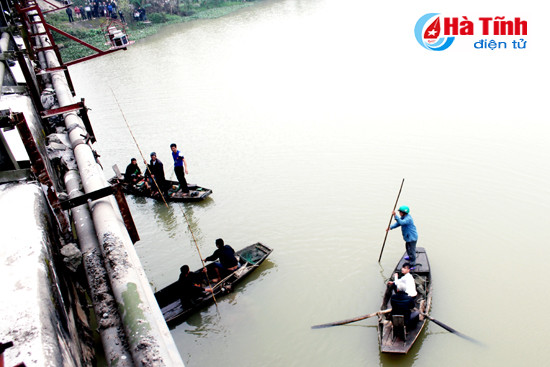 mot hoc sinh lop 11 nhay cau tu van