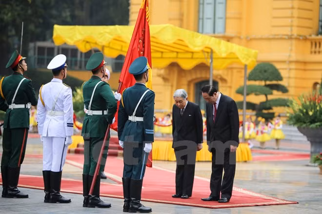 toan canh le don nha vua va hoang hau nhat ban tai phu chu tich