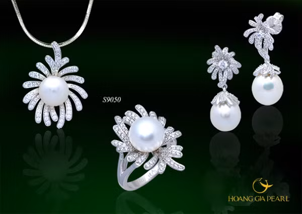 10 phong cach trang suc ngoc trai cuon hut cho phai dep