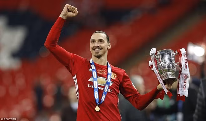 the gioi bong da nga mu truoc sieu nhan zlatan ibrahimovic