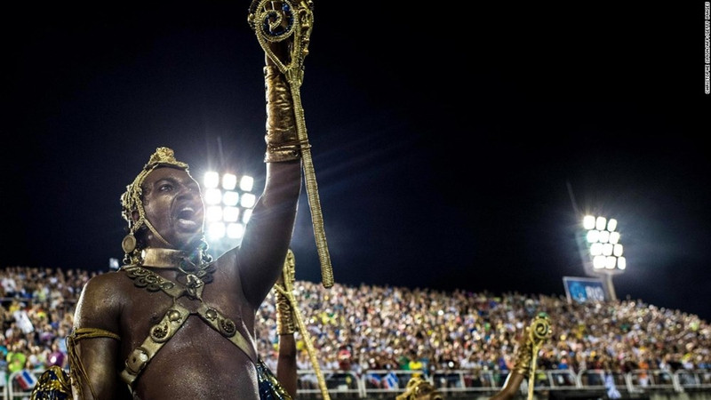 photo tan huong bua tiec duong pho soi dong nhat nam my