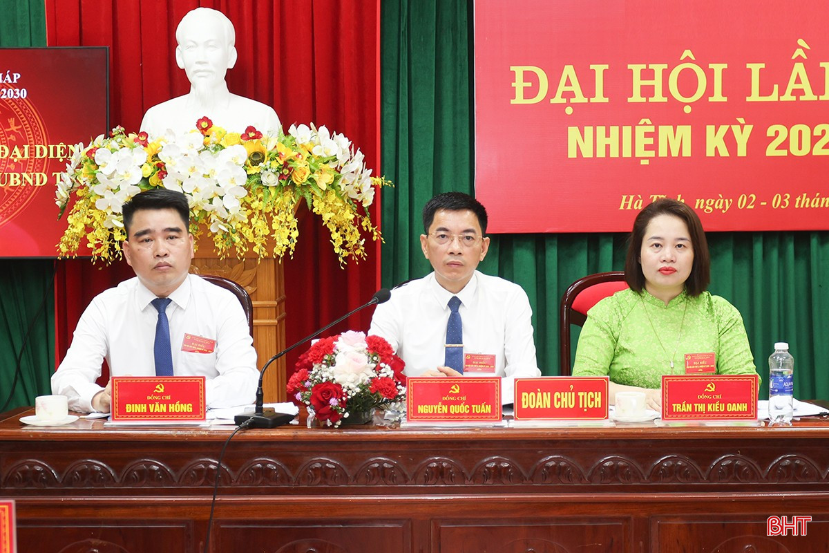 Đoàn chủ tịch điều hành đại hội. bqbht_br_aimg-5543.jpg