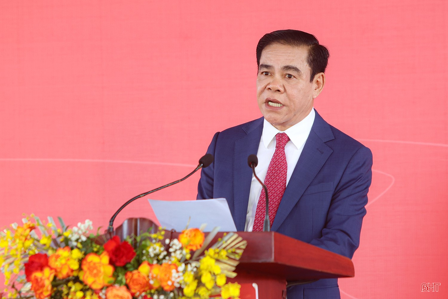 Chairman of the Provincial People's Committee Vo Trong Hai spoke at the ceremony. bqbht_br_aimg-9351.jpg