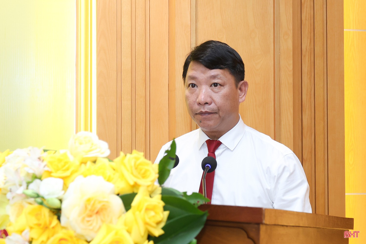 Bí thư Chi bộ Nguyễn Như Dũng thay mặt Ban Chấp hành phát biểu nhận nhiệm vụ. bqbht_br_aimg-9499.jpg