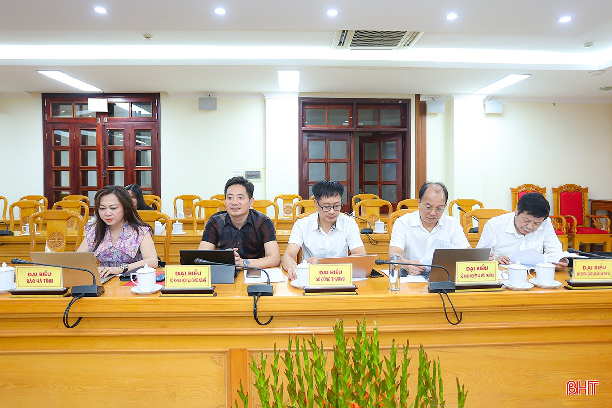 Đại biểu điểm cầu Hà Tĩnh. bqbht_br_aimg-5476.jpg