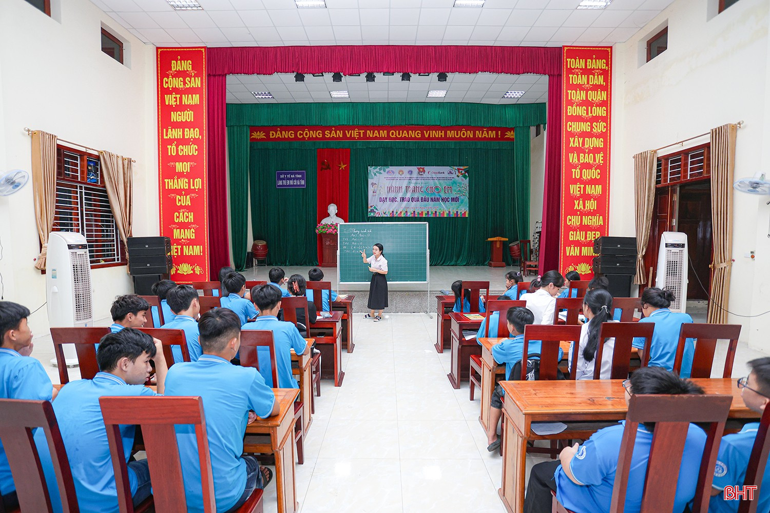Lớp học đặc biệt được duy trì suốt hơn 2 năm qua tại Làng Trẻ em mồ côi Hà Tĩnh. bqbht_br_aimg-1440.jpg