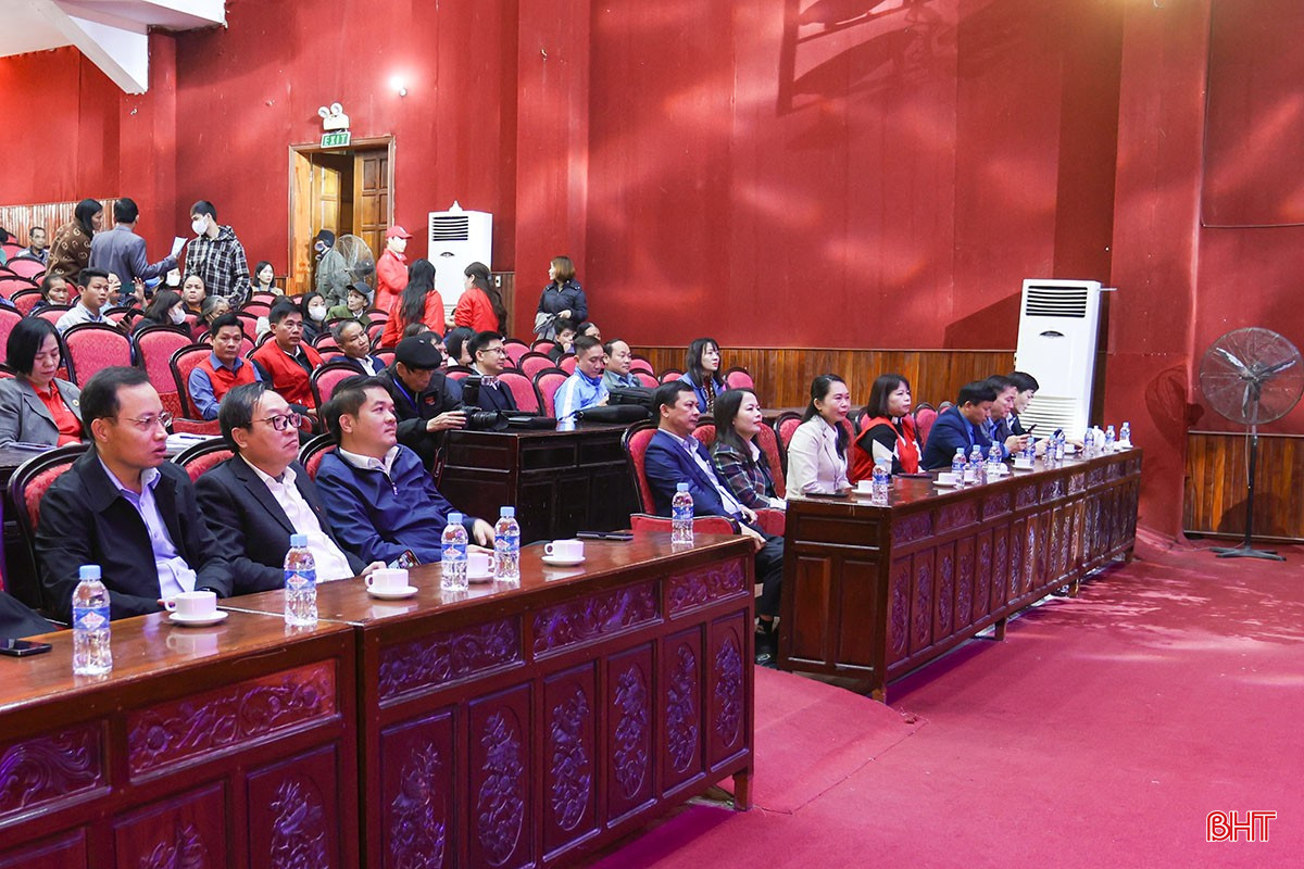 Đại biểu tham dự chương trình. bqbht_br_aimg-5305.jpg