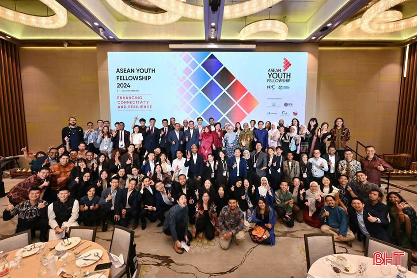 Tham gia các diễn đàn, hội nghị quốc tế là cơ hội để anh Võ Quang Dũng học hỏi thêm kiến thức cũng như quảng bá hình ảnh vùng đất, con người Việt nam. Ảnh: NVCC. bqbht_br_ae3aa4e24fd32486c1123.jpg