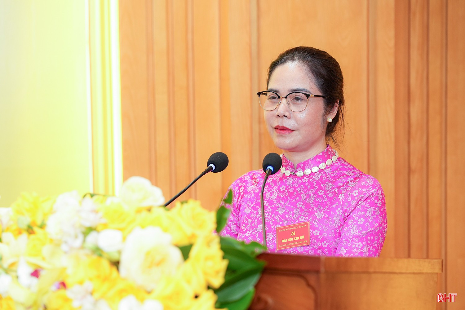 Đồng chí Nguyễn Thị Thanh Hồng - Bí thư Chi bộ khai mạc đại hội. bqbht_br_adsc07276.jpg