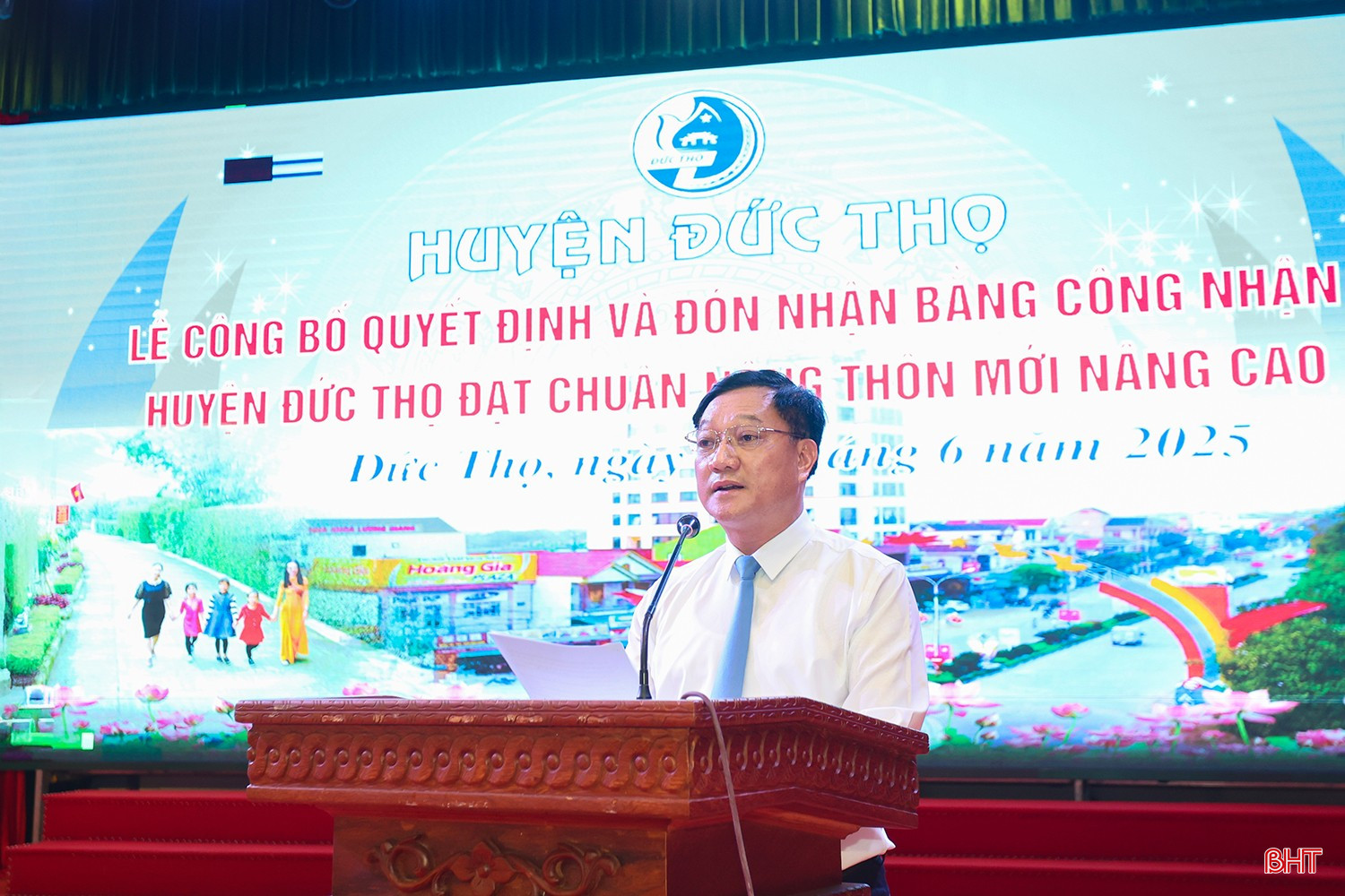Chủ tịch UBND huyện Đức Thọ Trần Hoài Đức đọc diễn văn buổi lễ. bqbht_br_aimg-9028.jpg