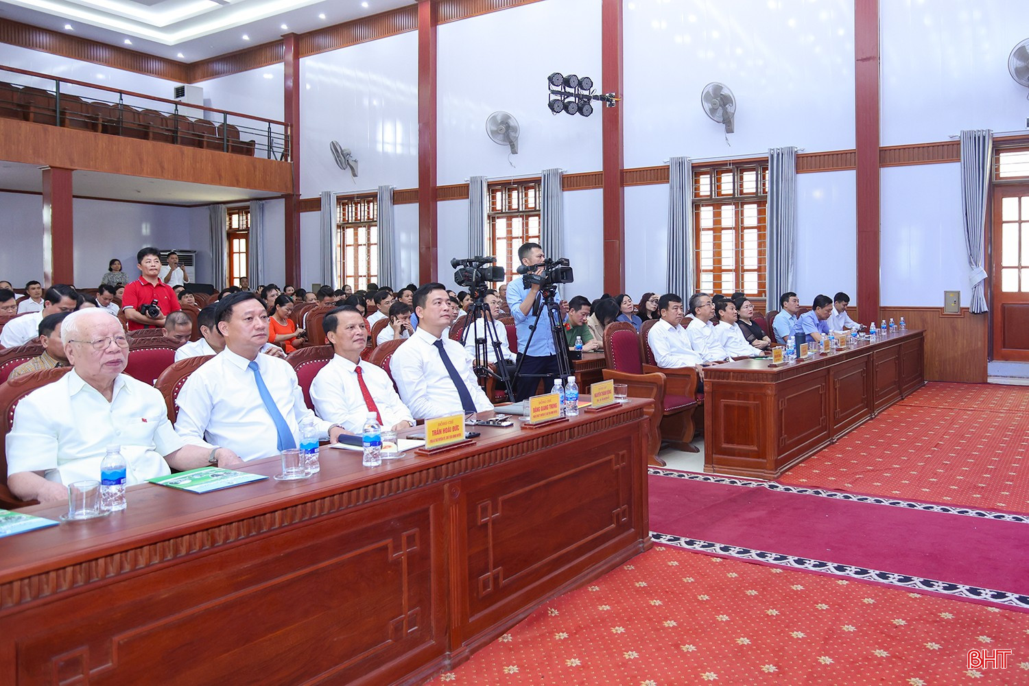 Đại biểu tham dự buổi lễ. bqbht_br_aimg-8999.jpg