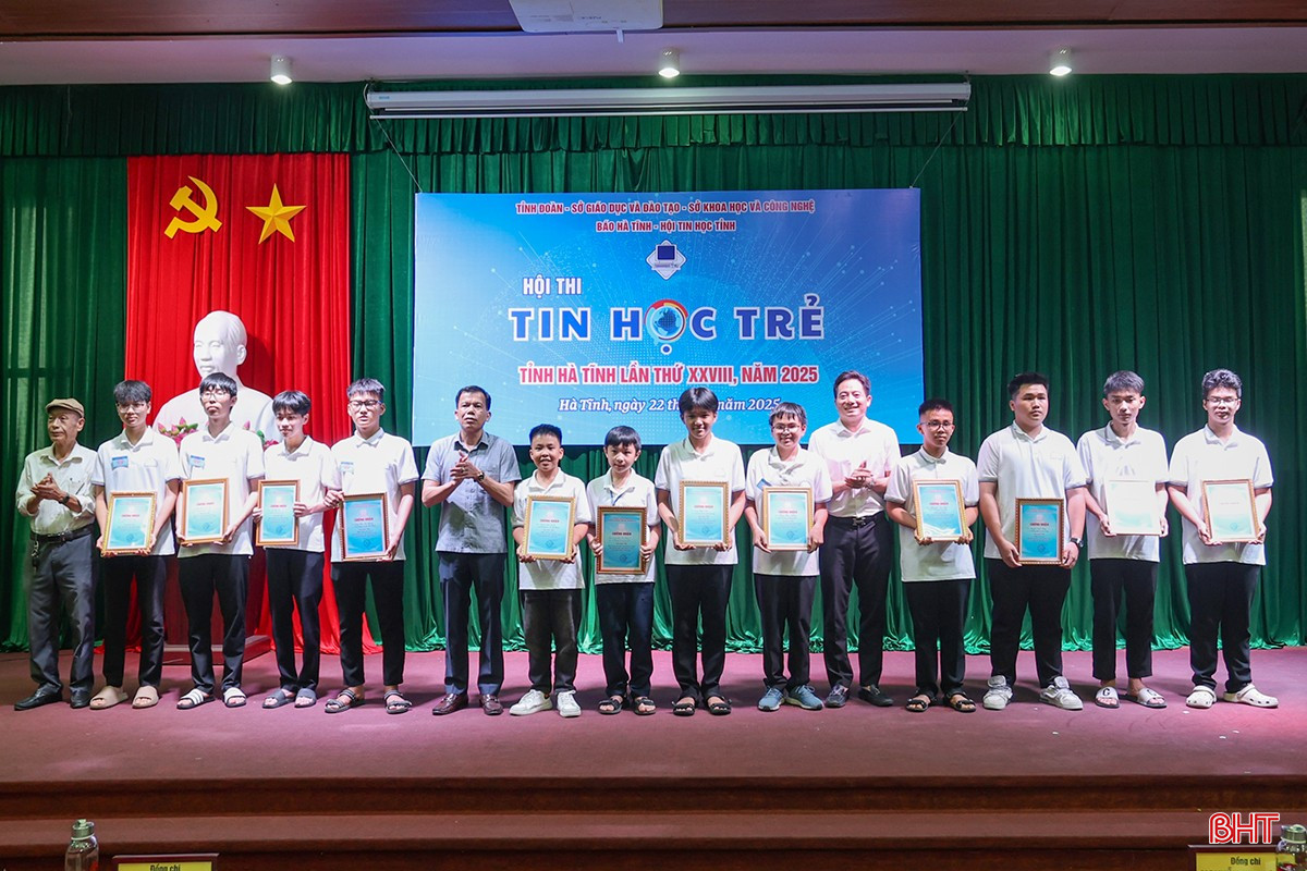 ...11 giải nhì cho thí sinh ở phần thi kỹ năng. bqbht_br_aimg-3950.jpg