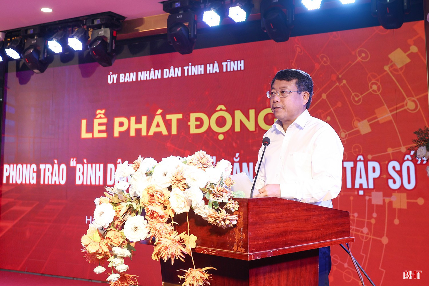 Phó Chủ tịch UBND tỉnh Dương Tất Thắng phát động phong trào. bqbht_br_aimg-8727.jpg
