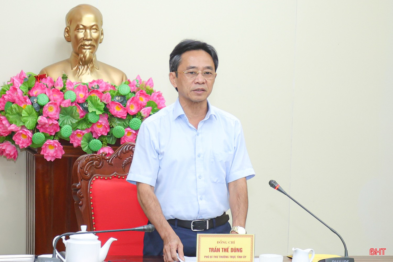 Phó Bí thư Thường trực Tỉnh ủy Trần Thế Dũng kết luận cuộc họp. bqbht_br_aimg-0499.jpg